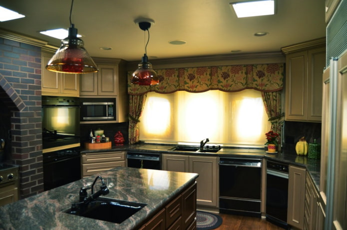 lambrequin in combination with roller blinds