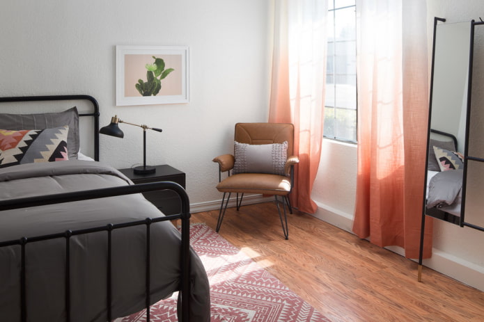 curtains with ombre effect in the bedroom