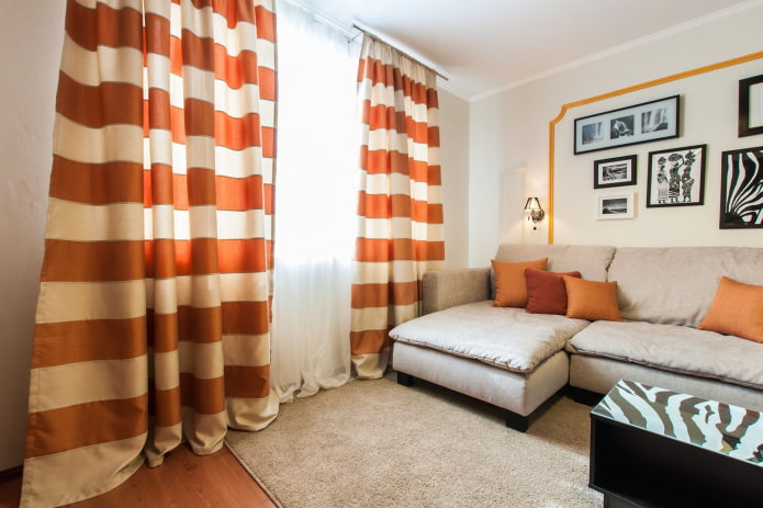 Curtains with striped print in the interior