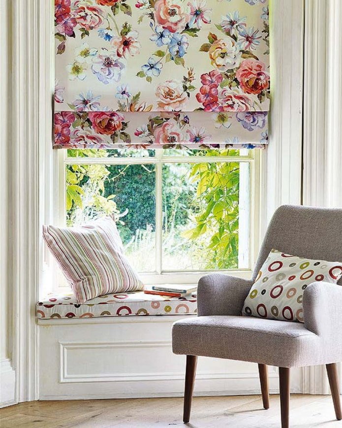 Roman blinds with floral print