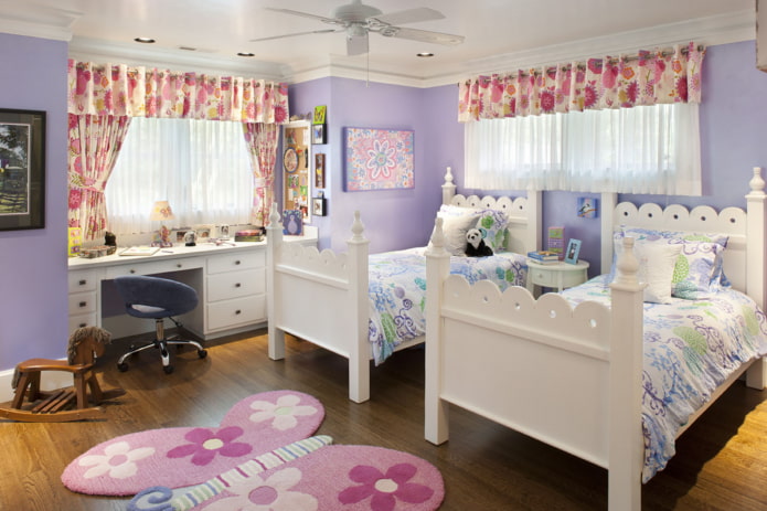 curtains with flowers in the interior of a children's room