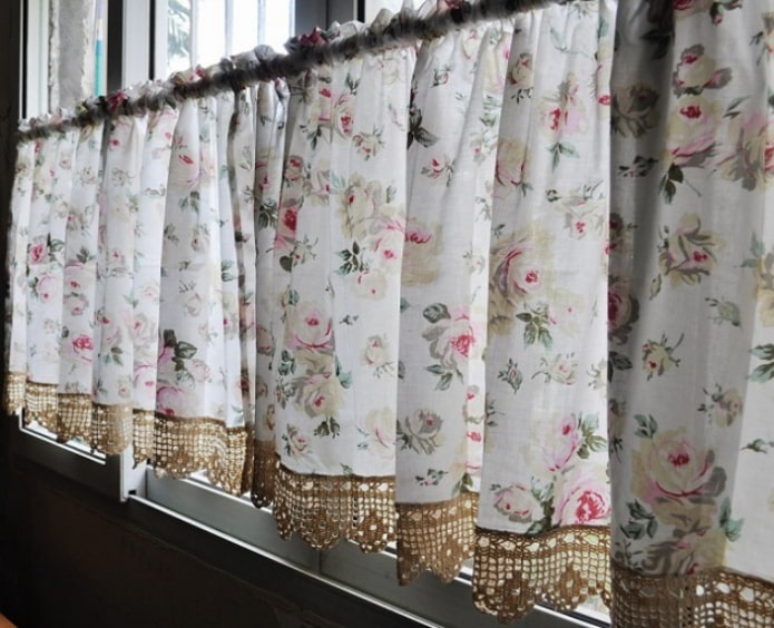 Cafe-style curtains