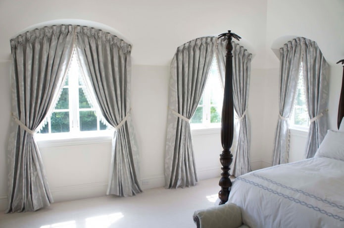 profile fastening of curtains with an arc in the window opening