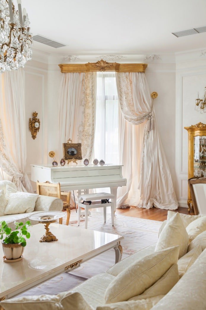 classic style curtains in the living room