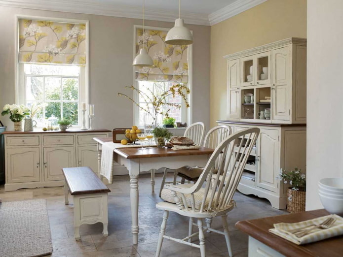Roman blinds in the kitchen in the Provence style