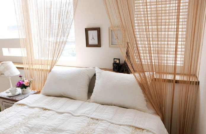 Thread curtain