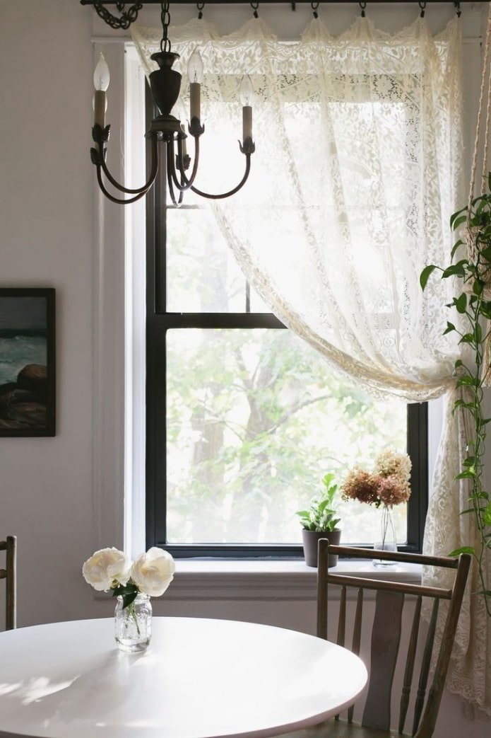 lace curtains in the Provence style