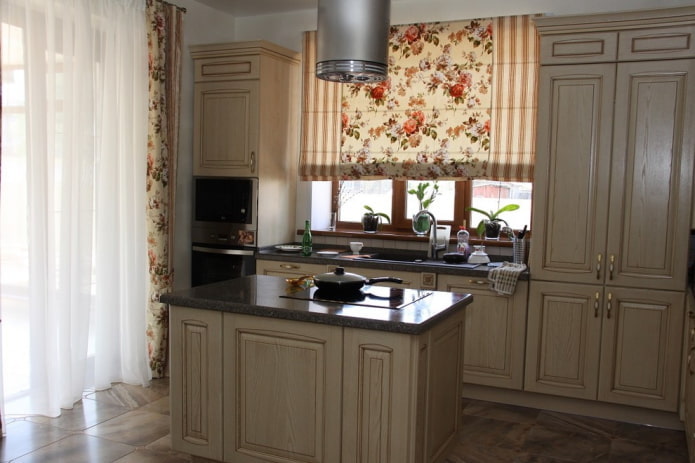 curtains of different lengths in the Provence style