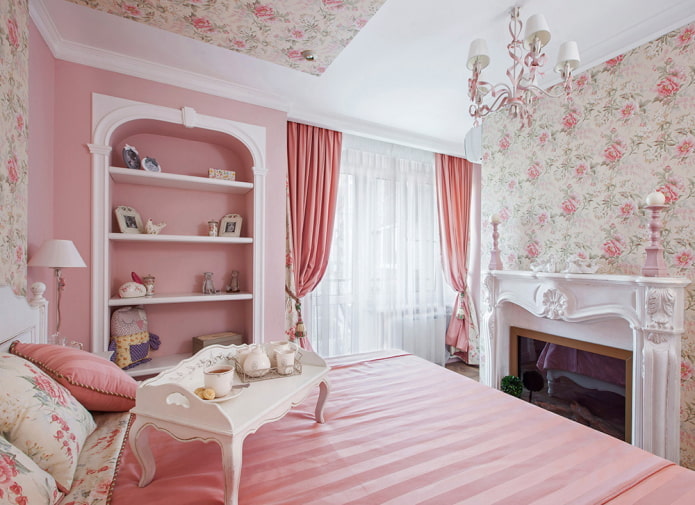 pink curtains in the bedroom in the Provence style
