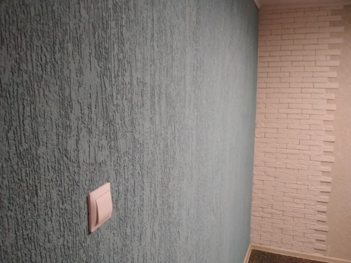 combination of plaster with brick