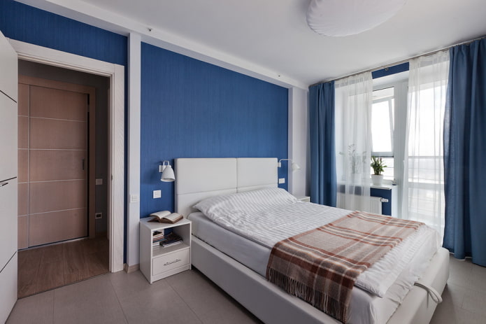 white and blue curtains