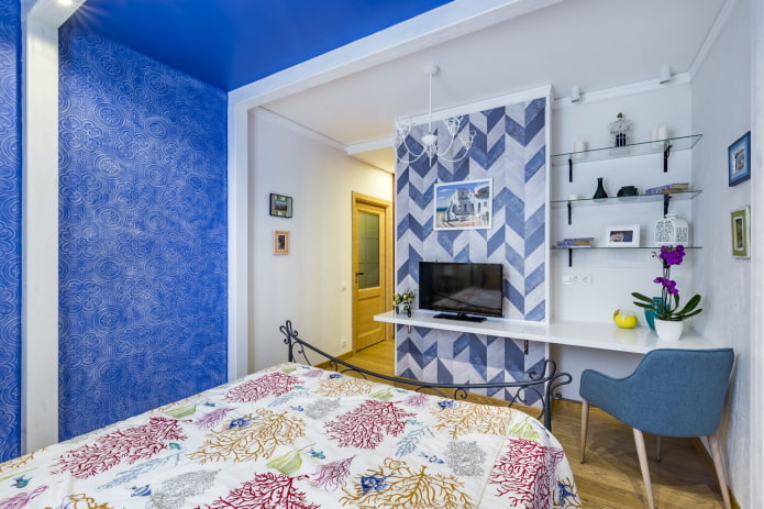 combining wallpaper with a pattern