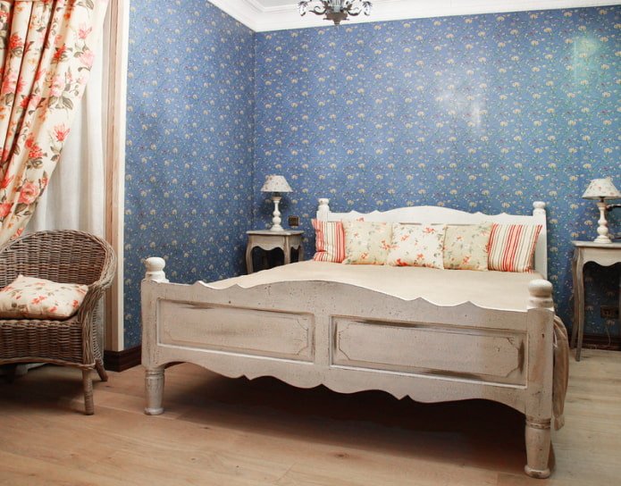 blue wallpaper in the Provence style