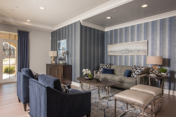 Gray and blue wallpaper in the living room