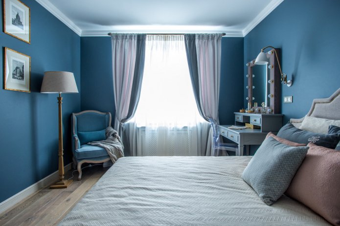 curtains in the bedroom