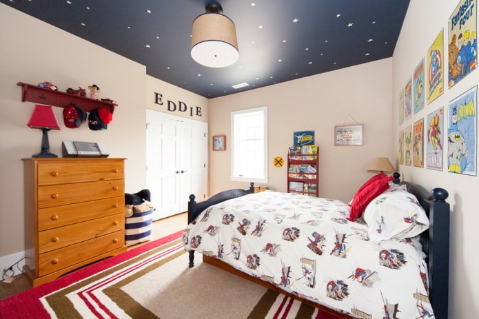 Light walls and blue ceiling