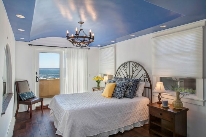 Dark floor and blue ceiling