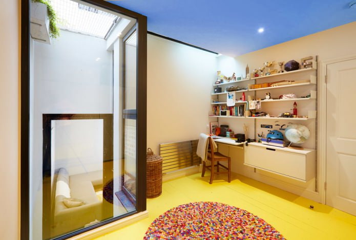 yellow floor and blue ceiling