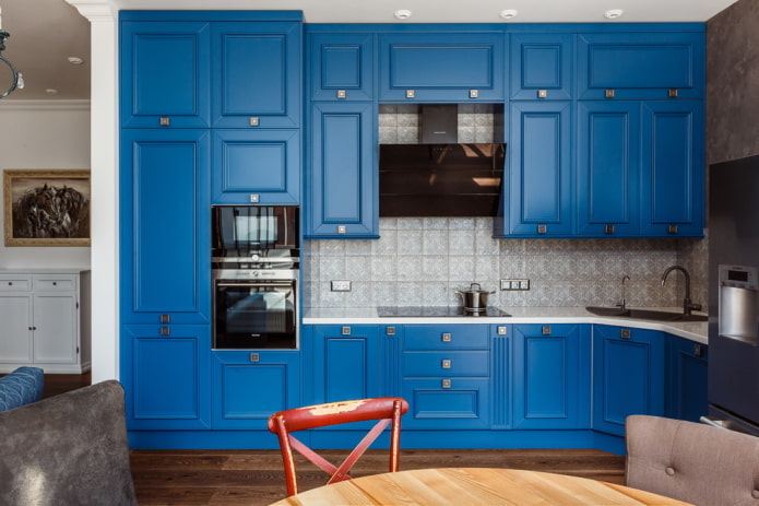 kitchen in blue tones in neoclassical style