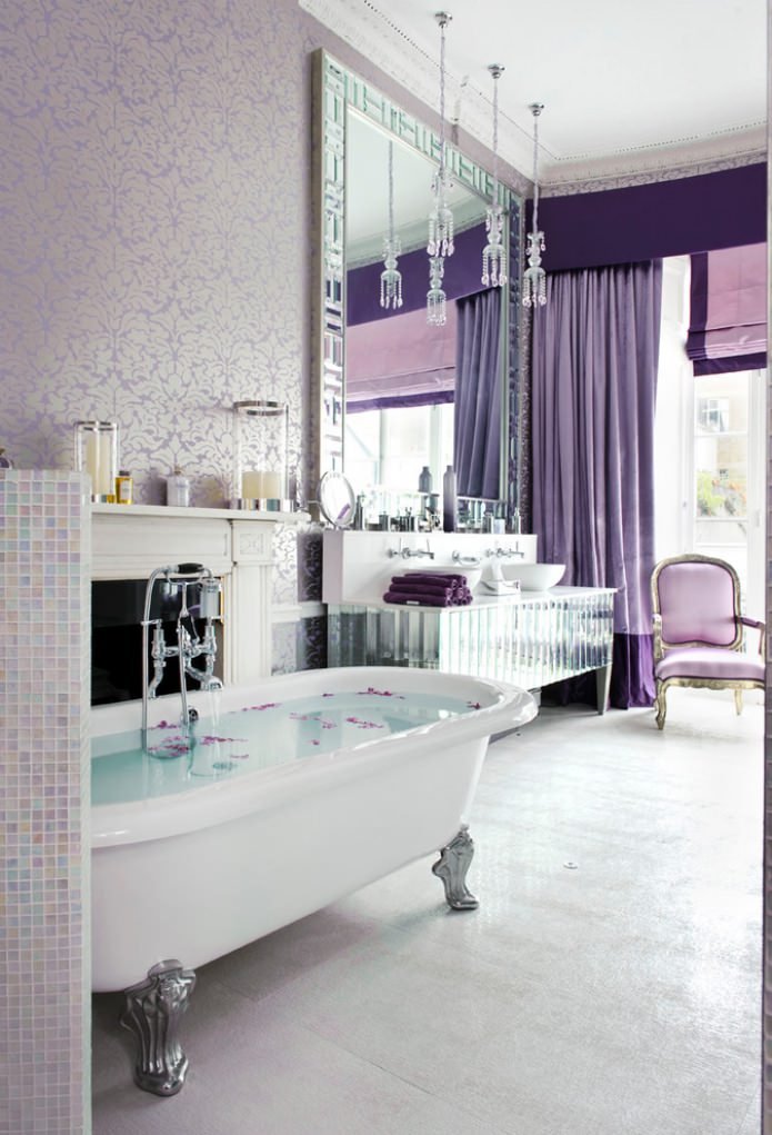 vinyl wallpaper in the bathroom