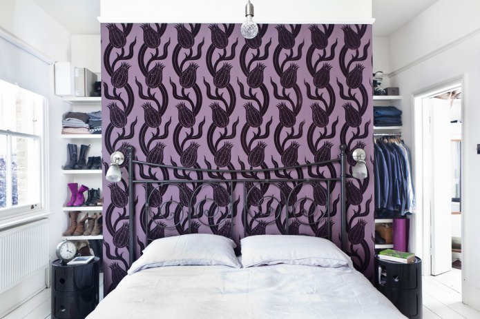 Black and lilac wallpaper