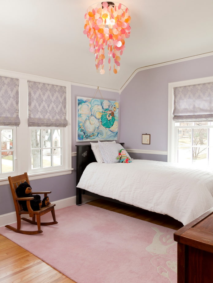 light lilac curtains in the interior