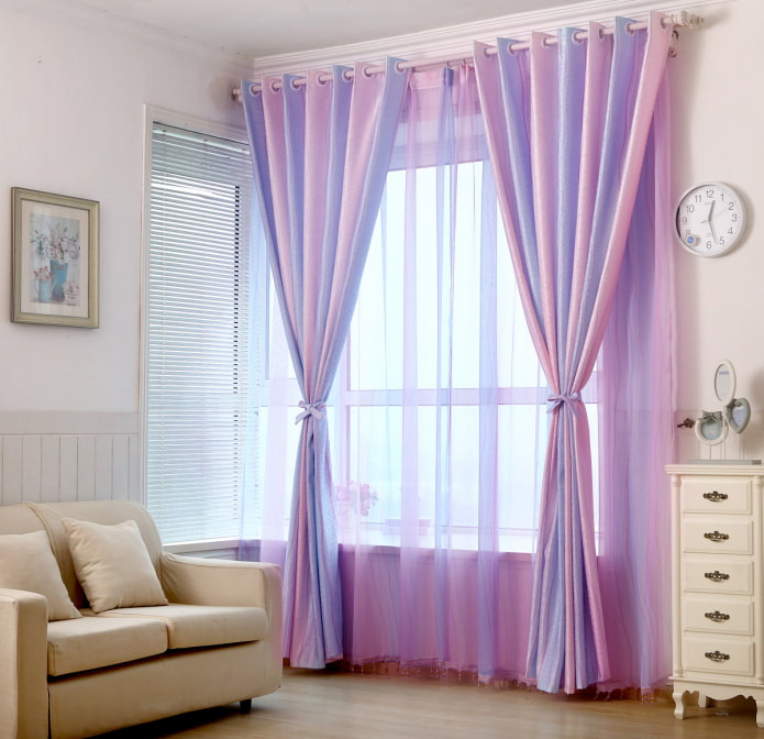 a combination of two colors on curtains
