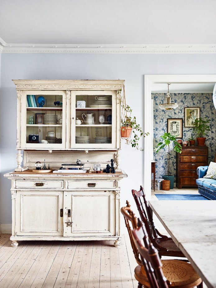 Antique chest of drawers in the interior