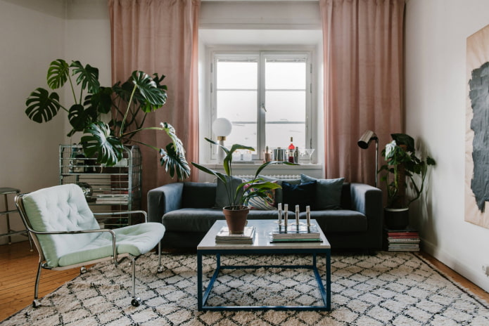 Curtains and pillows in the Scandinavian living room