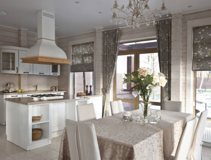 tablecloth for a light kitchen