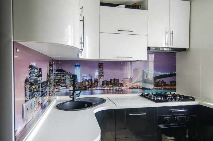 night metropolis on a skinali