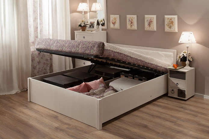bed with lifting mechanism