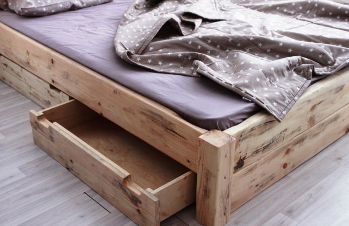 Roll-out drawers