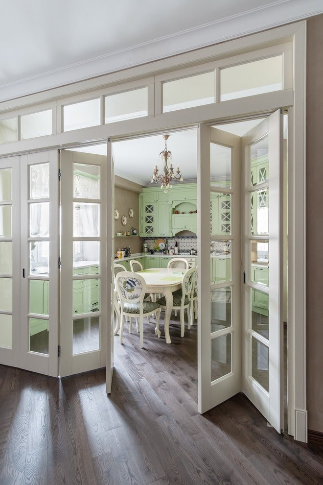 light doors and dark floors in the interior