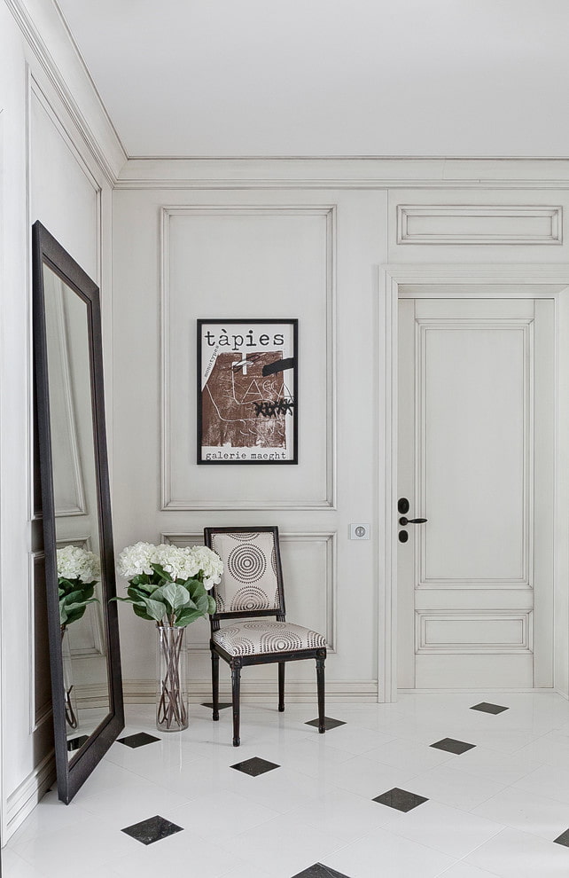 doors and floor of the same color in the interior