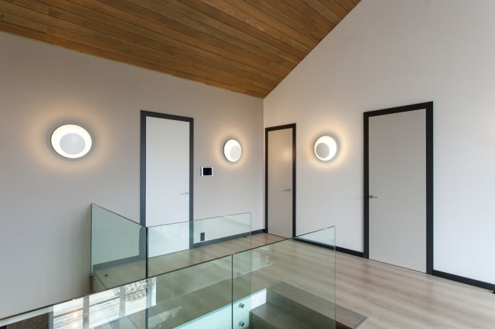combination of door color with the floor on the stairs