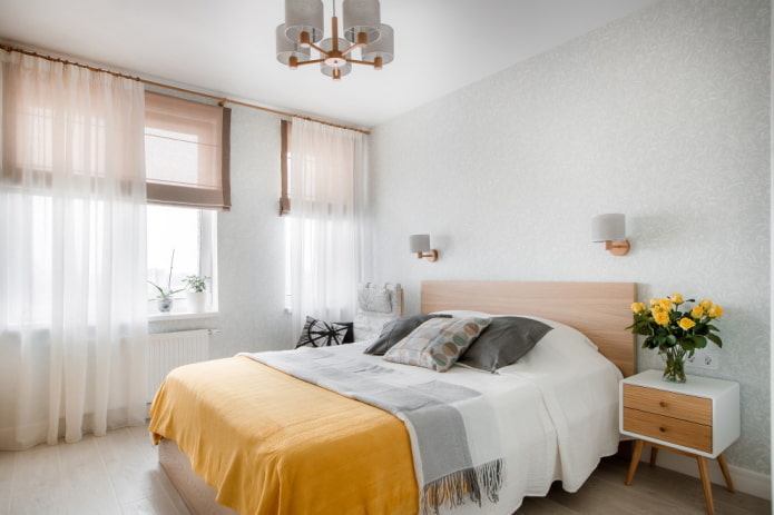 Accent bedspread