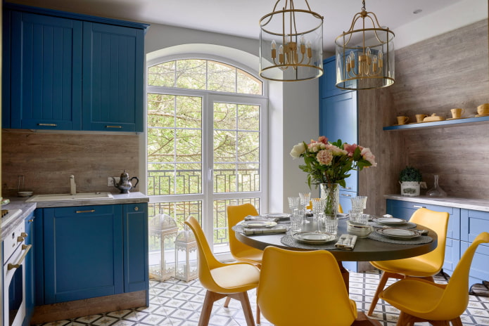 combination of blue and yellow