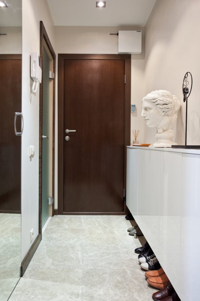 Floor tiles and suspended ceiling