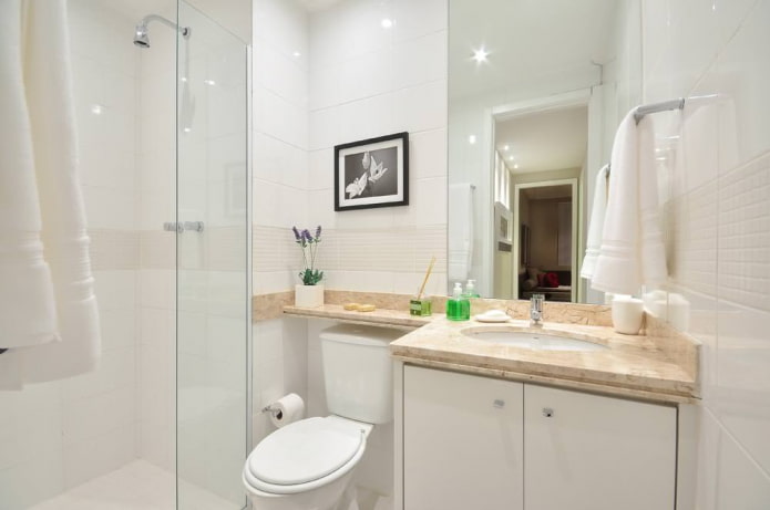 mirror above the sink
