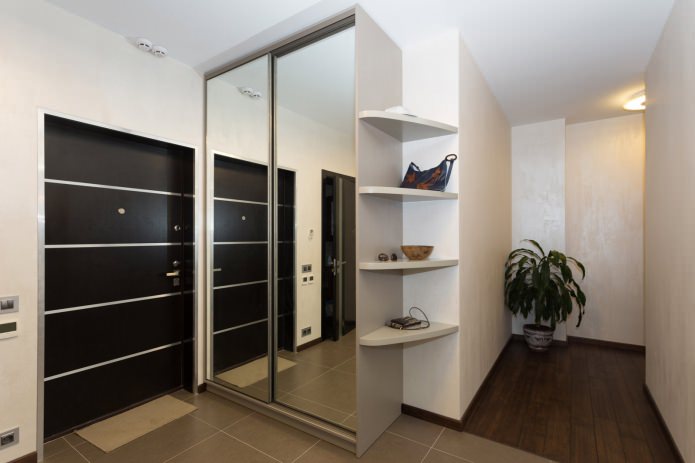 Hanging corner shelves