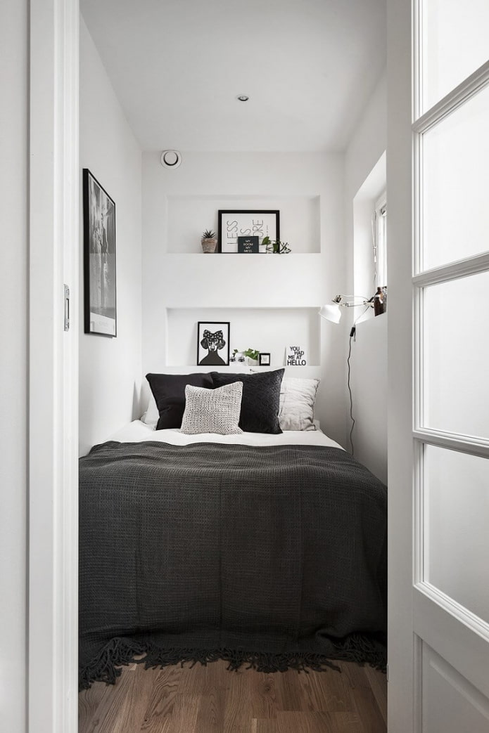 niches above the bed