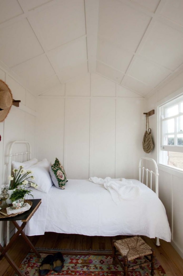 rustic style bedroom