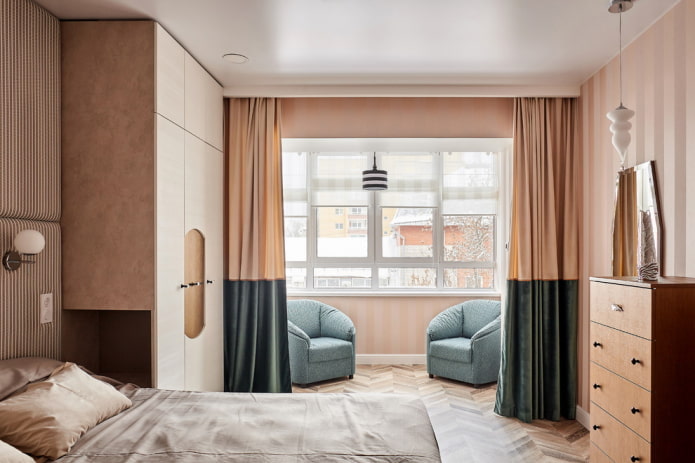 curtains in the bedroom combined with the loggia