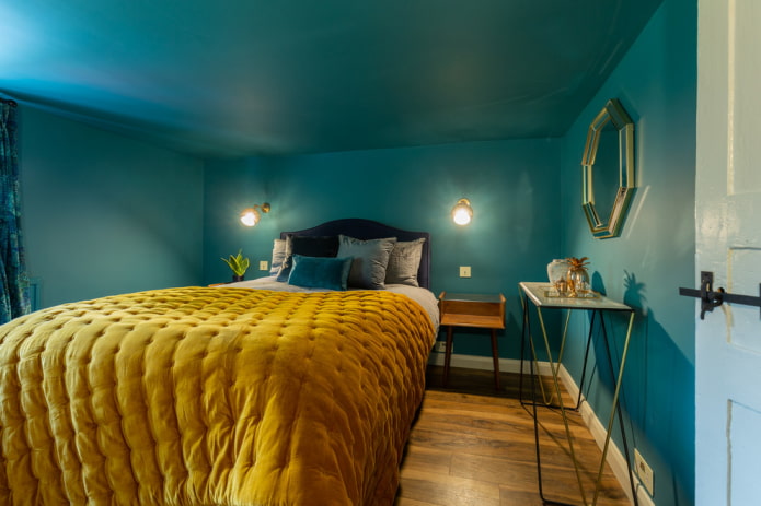 bedroom in turquoise tones