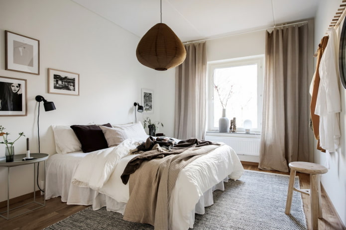 blankets on the bed