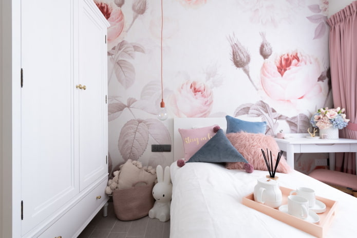 accent wall near the bed