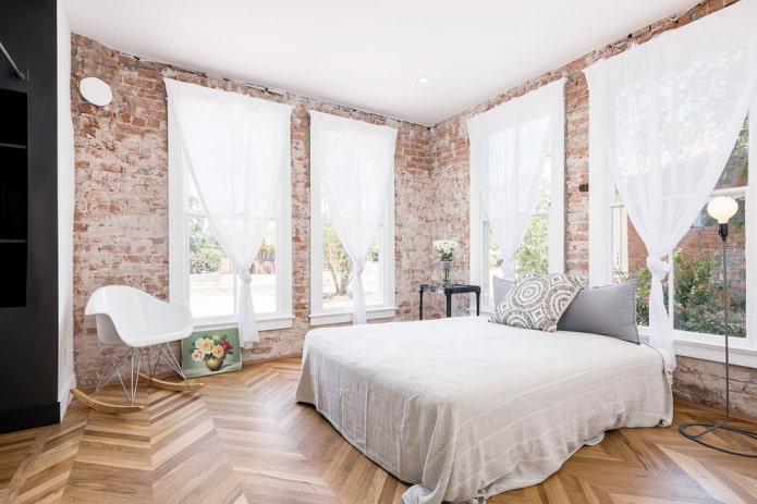 floor finishing in the bedroom in industrial style