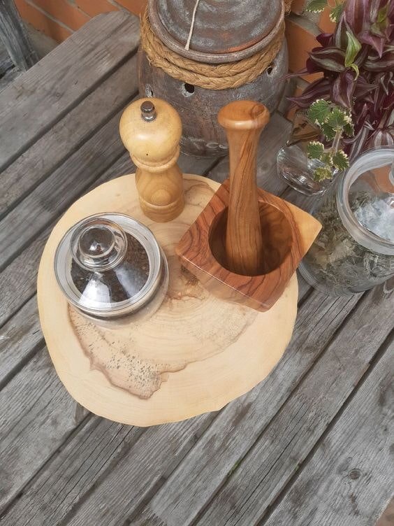 Salt shaker tray