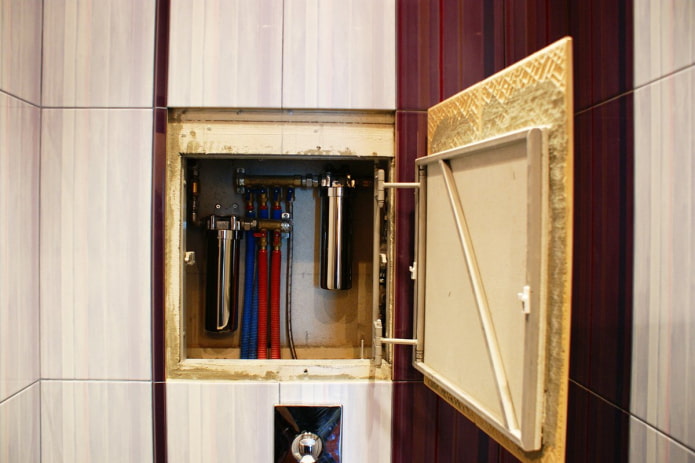 revision hatch in the tile